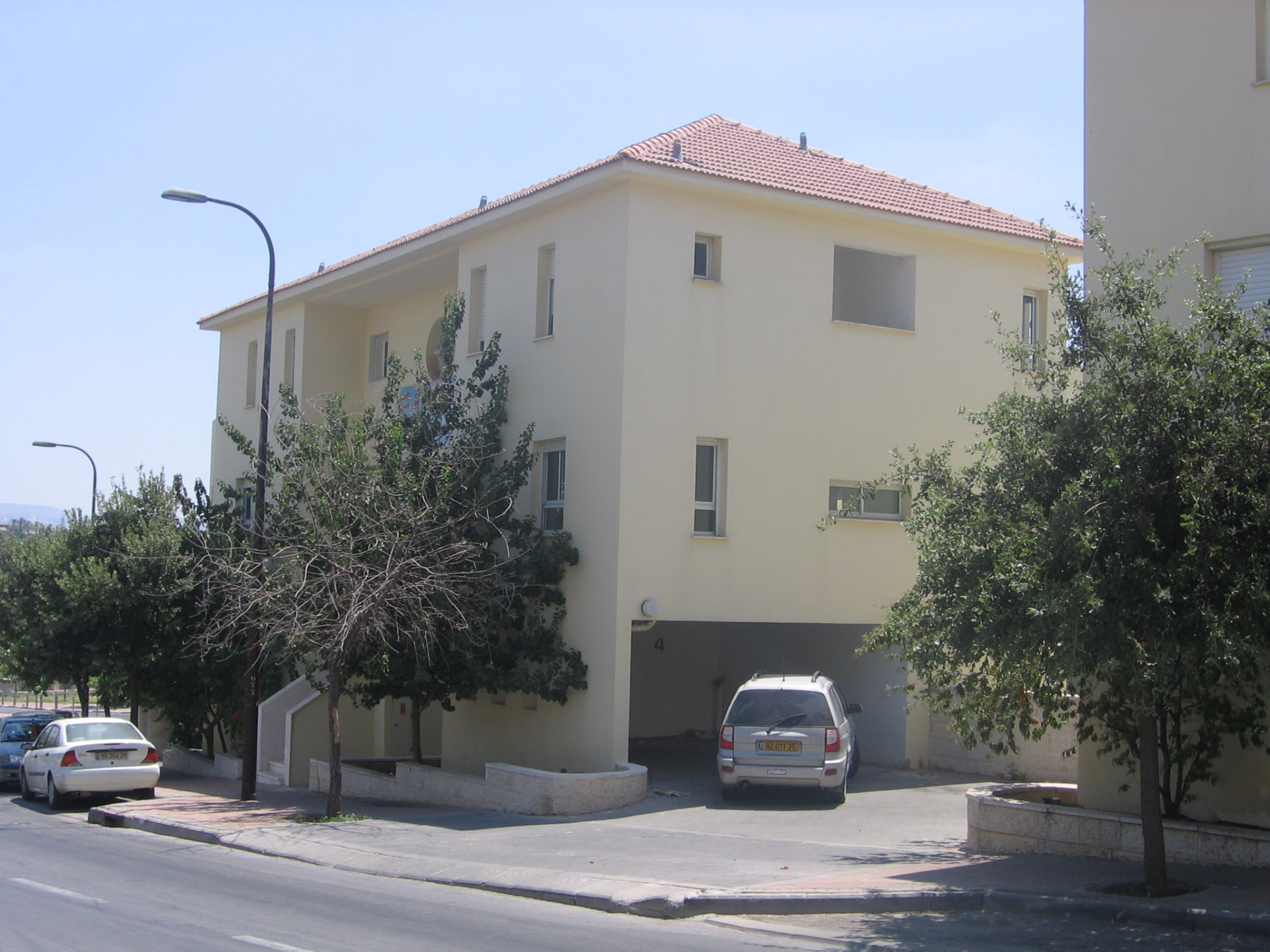 איילת השחר — מודיעין — 2