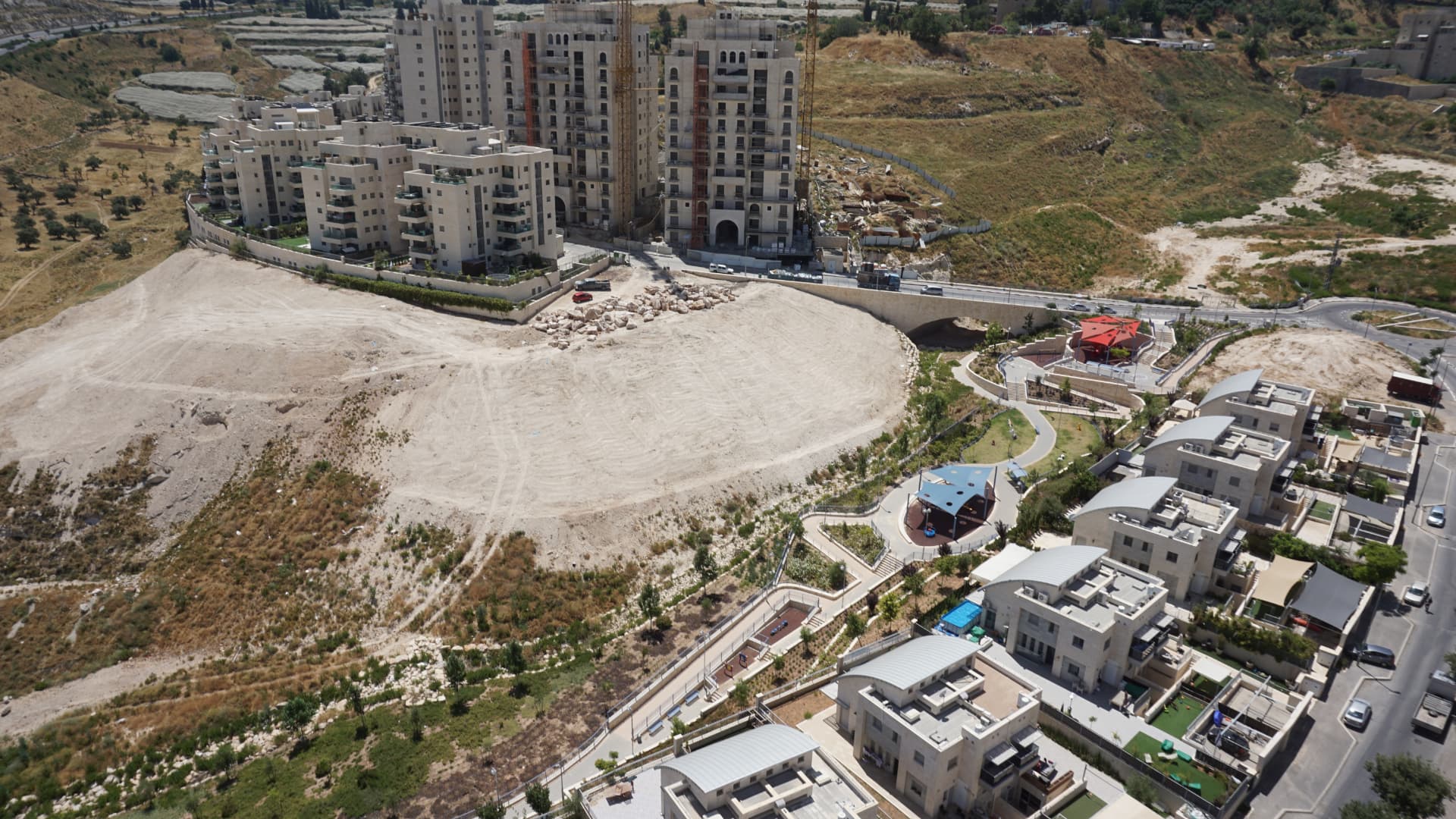 תלפיות מזרח — גשר ופיתוח לבוני התיכון